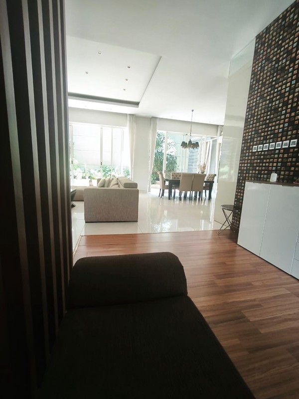 Dijual Cepat Rumah kondisi sangat bagus istimewa full furnish 2 lantai Minimalis Wisata Bukit Mas