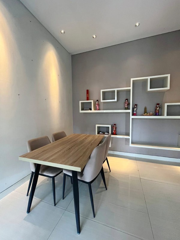 Dijual Cepat Rumah kondisi sangat bagus istimewa full furnish 2 lantai Minimalis Wisata Bukit Mas