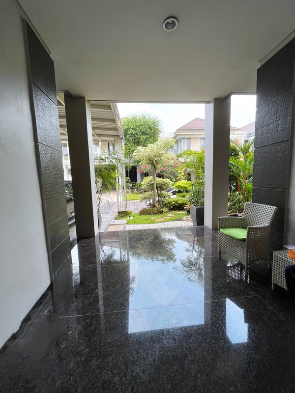 Dijual Cepat Rumah kondisi sangat bagus istimewa full furnish 2 lantai Minimalis Wisata Bukit Mas