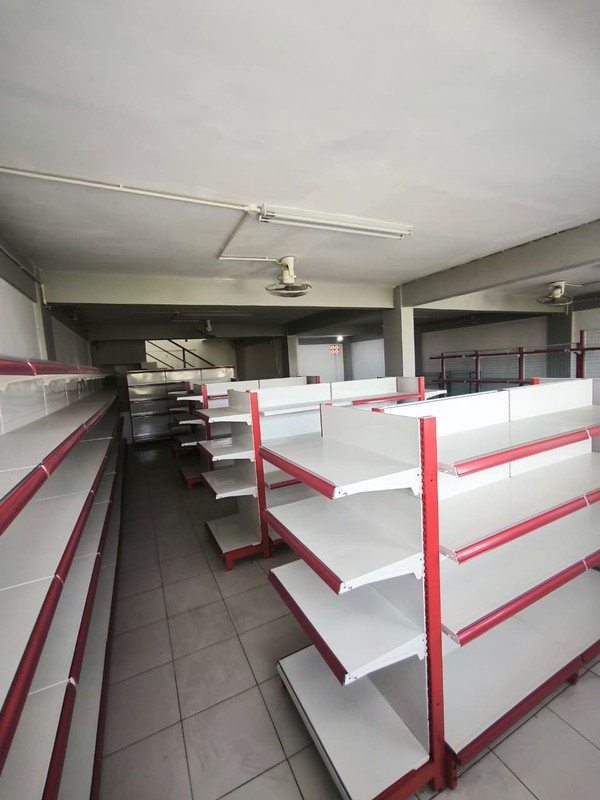 DISEWAKAN/DIJUAL RUKO 3 LANTAI 2 RUKO JADI 1 LETAK SRATEGIS NOL JALAN RAYA KLAKAH REJO COCOK UNTUK SEGALA MACAM USAHA