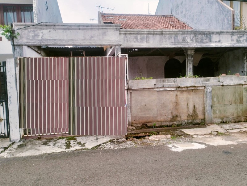 Rumah hitung tanah, lokasi strategis di Bintaro Sektor 1