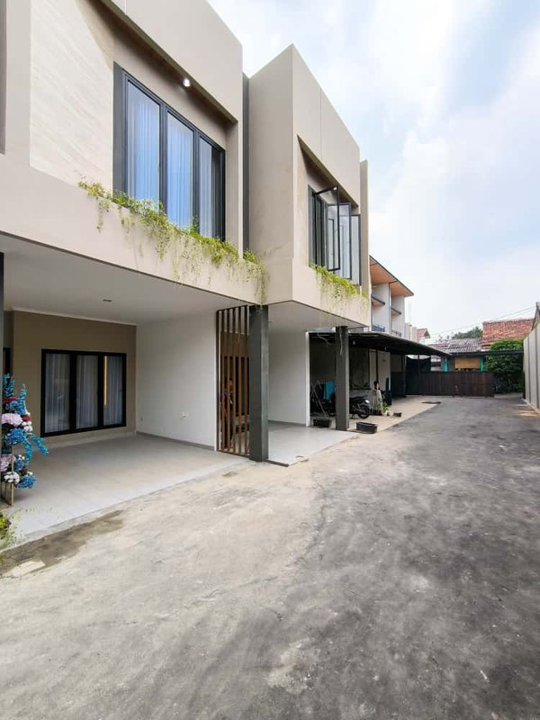 Rumah Bagus DI Cluster Garry Village Pesanggrahan Jakarta Selatan