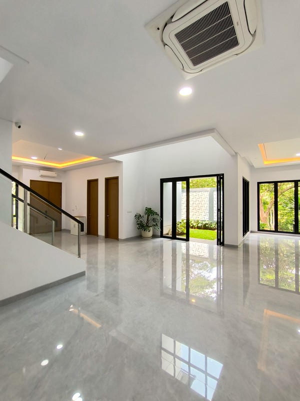 Rumah Bagus Di Delatinos, Cluster Costarica BSD Tangerang Selatan