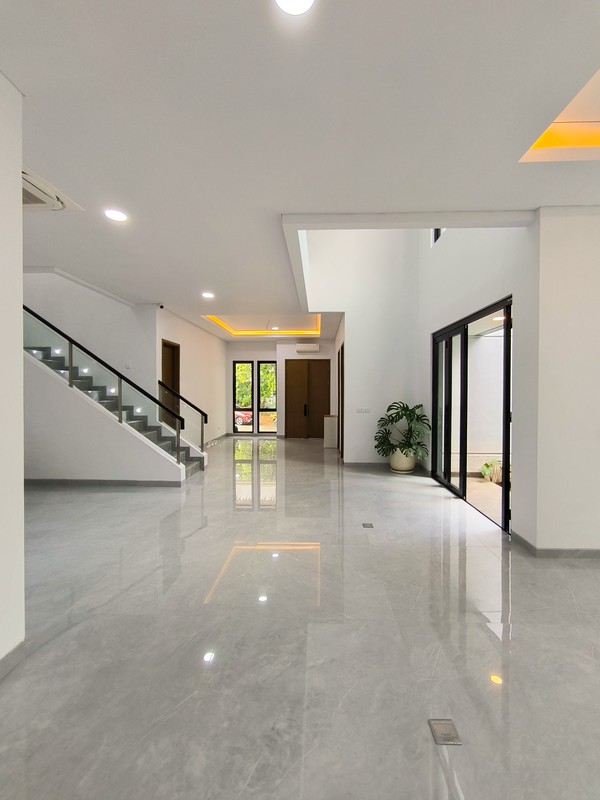 Rumah Bagus Di Delatinos, Cluster Costarica BSD Tangerang Selatan