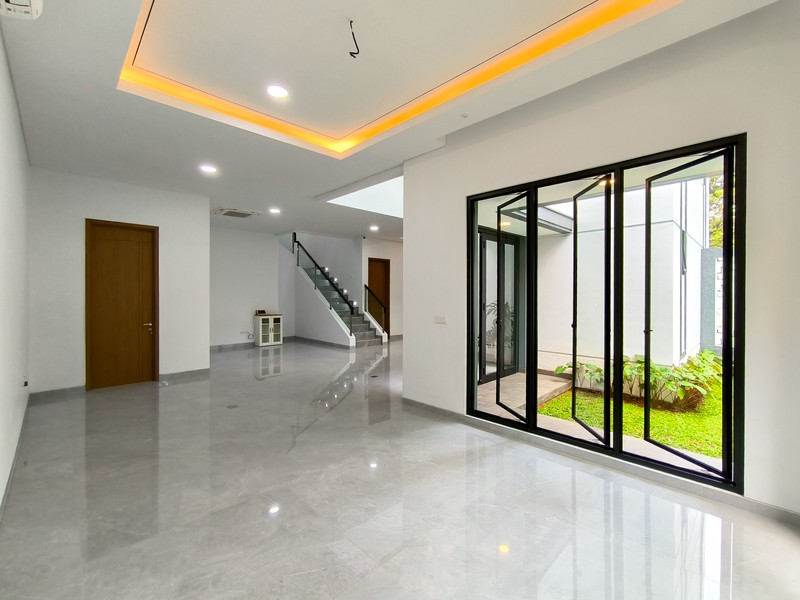 Rumah Bagus Di Delatinos, Cluster Costarica BSD Tangerang Selatan