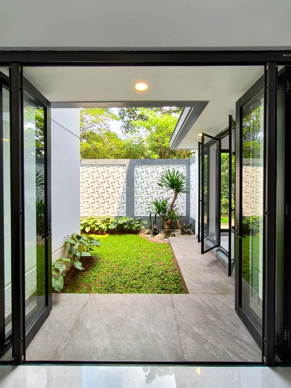 Rumah Bagus Di Delatinos, Cluster Costarica BSD Tangerang Selatan