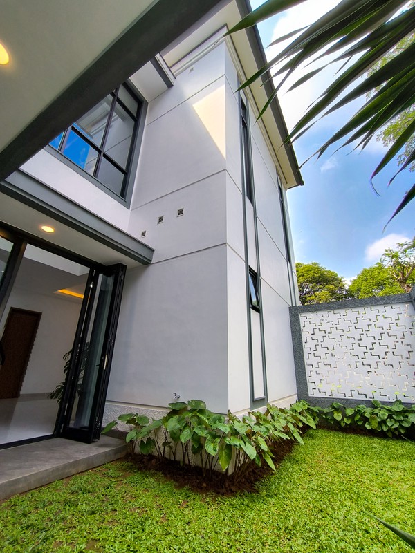 Rumah Bagus Di Delatinos, Cluster Costarica BSD Tangerang Selatan