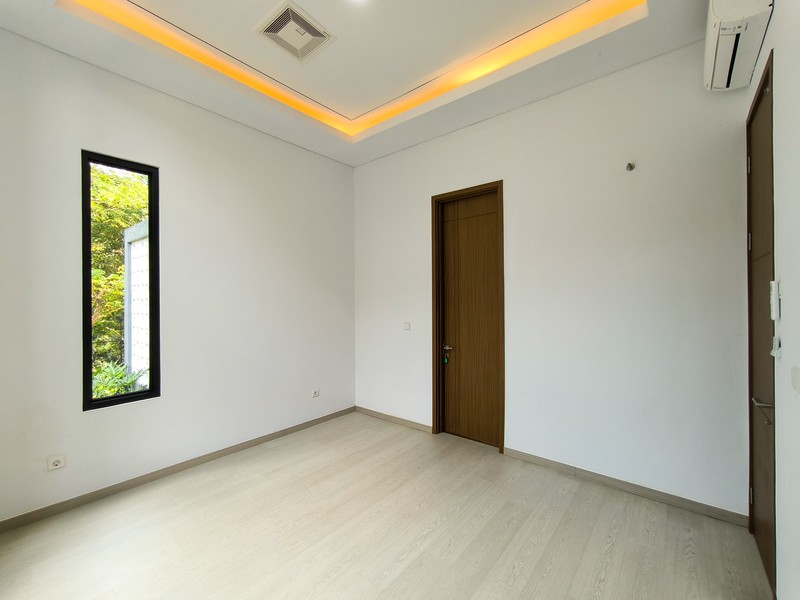 Rumah Bagus Di Delatinos, Cluster Costarica BSD Tangerang Selatan