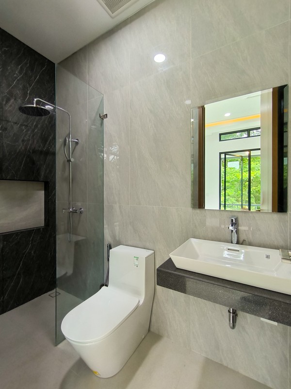 Rumah Bagus Di Delatinos, Cluster Costarica BSD Tangerang Selatan