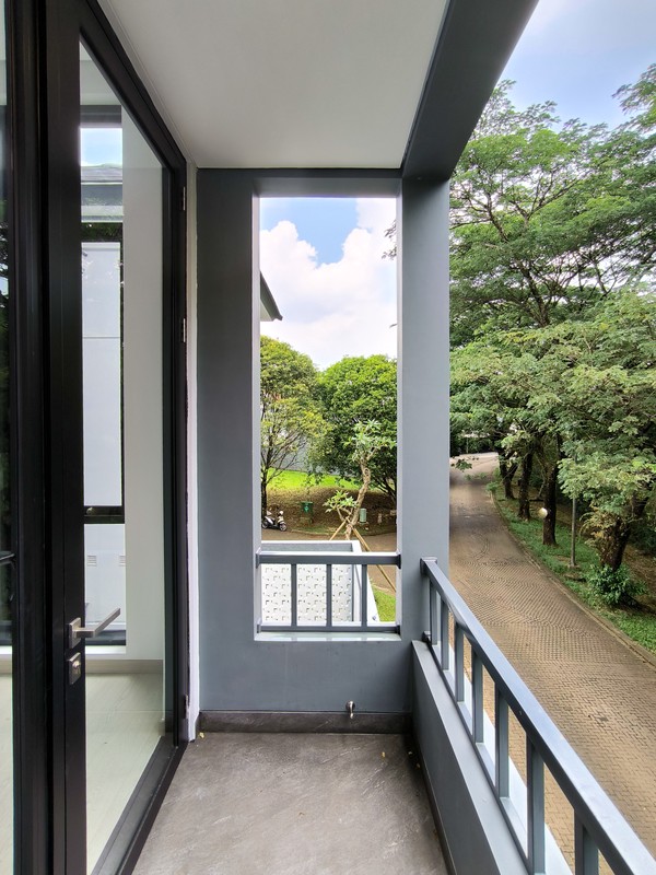 Rumah Bagus Di Delatinos, Cluster Costarica BSD Tangerang Selatan