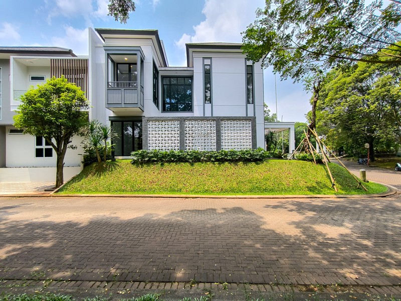 Rumah Bagus Di Delatinos, Cluster Costarica BSD Tangerang Selatan