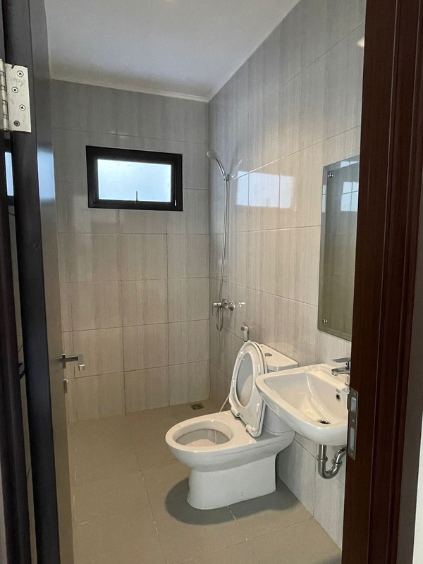 Best Price. Rumah bagus Mozia Aure BSD, posisi hoek.. 