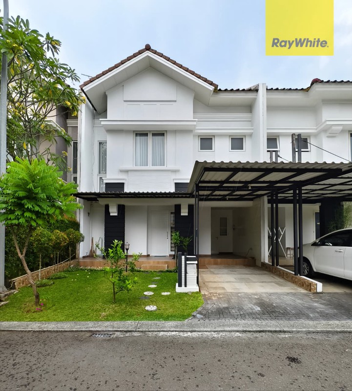 De Latinos Mexicano BSD City, dekat stasiun rawabuntu