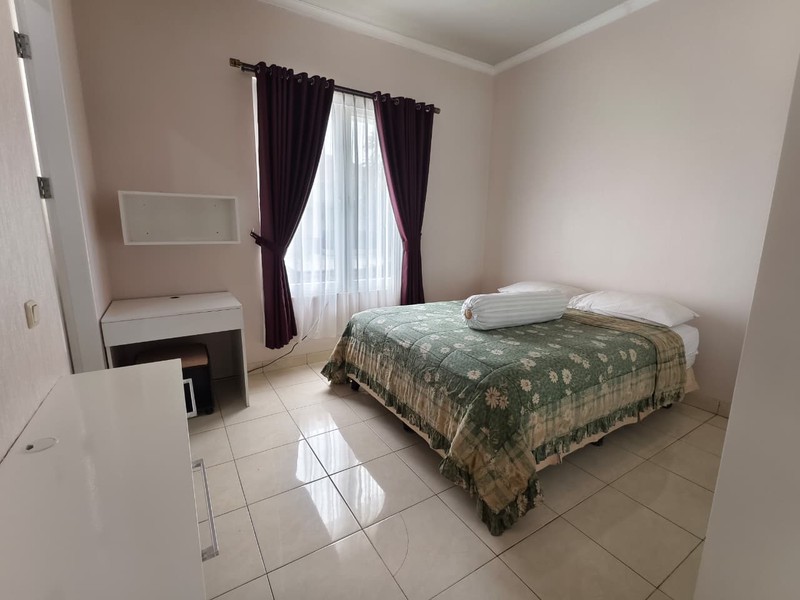 De Latinos Mexicano BSD City, dekat stasiun rawabuntu