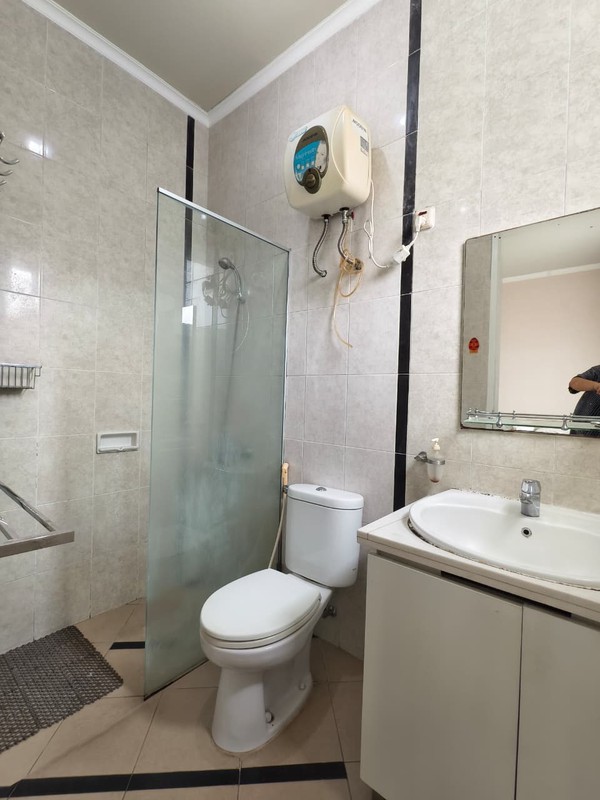 De Latinos Mexicano BSD City, dekat stasiun rawabuntu