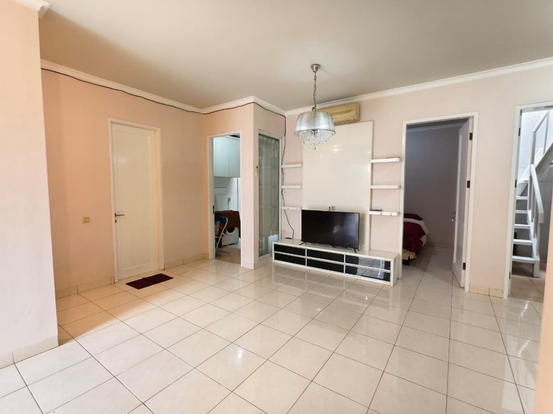 De Latinos Mexicano BSD City, dekat stasiun rawabuntu