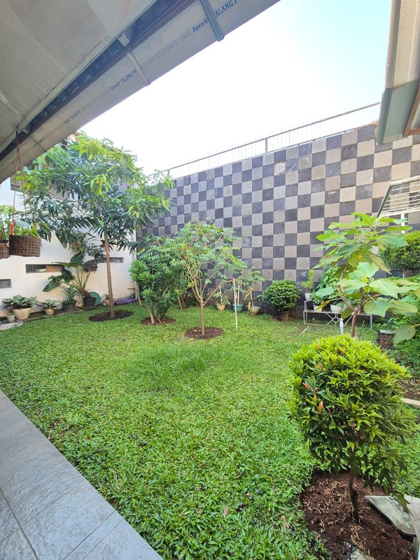 Dijual rumah terawat dalam komplek yang tenang di jl Adiaksa II , Cilandak
