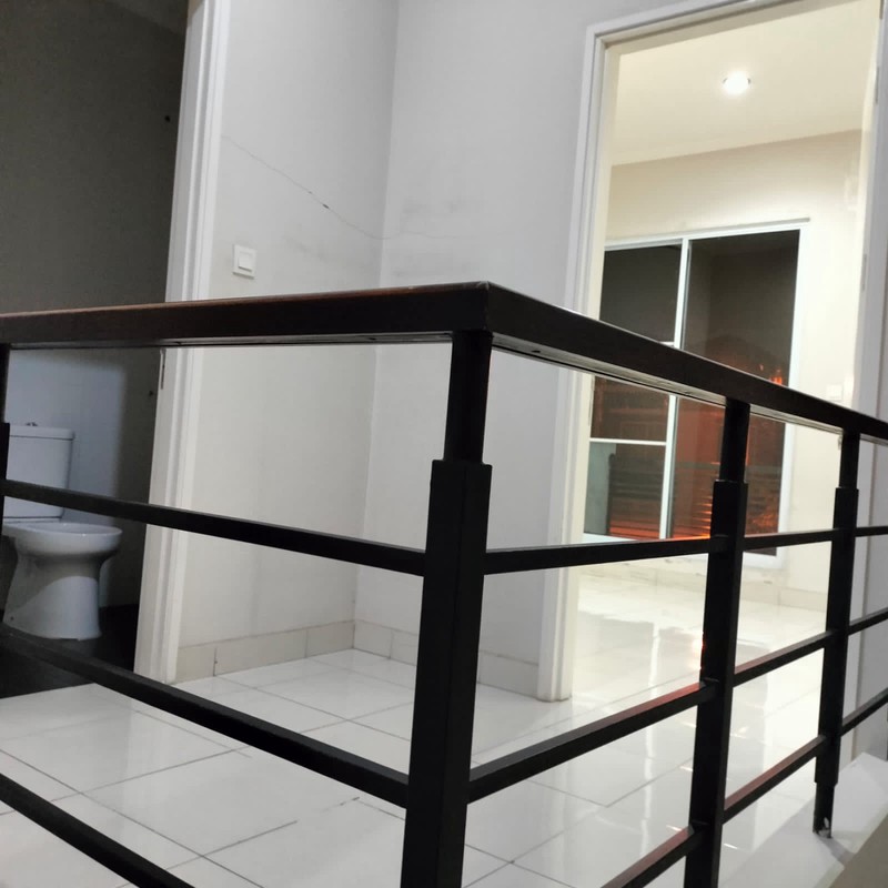 Dijual Rumah Siap Huni Di Cluster Azalea , Gading Serpong