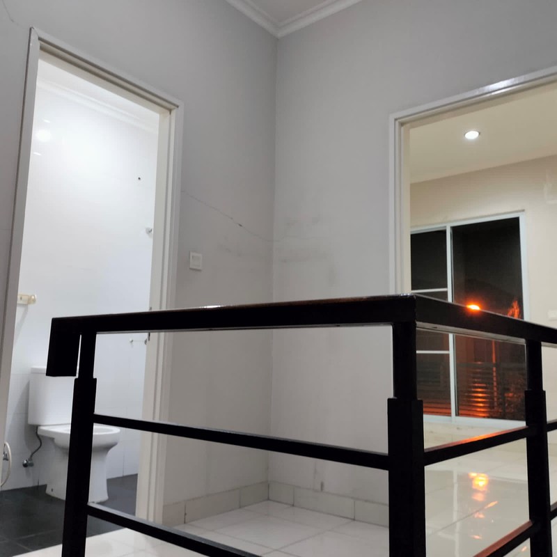 Dijual Rumah Siap Huni Di Cluster Azalea , Gading Serpong