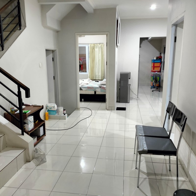 Dijual Rumah Siap Huni Di Cluster Azalea , Gading Serpong