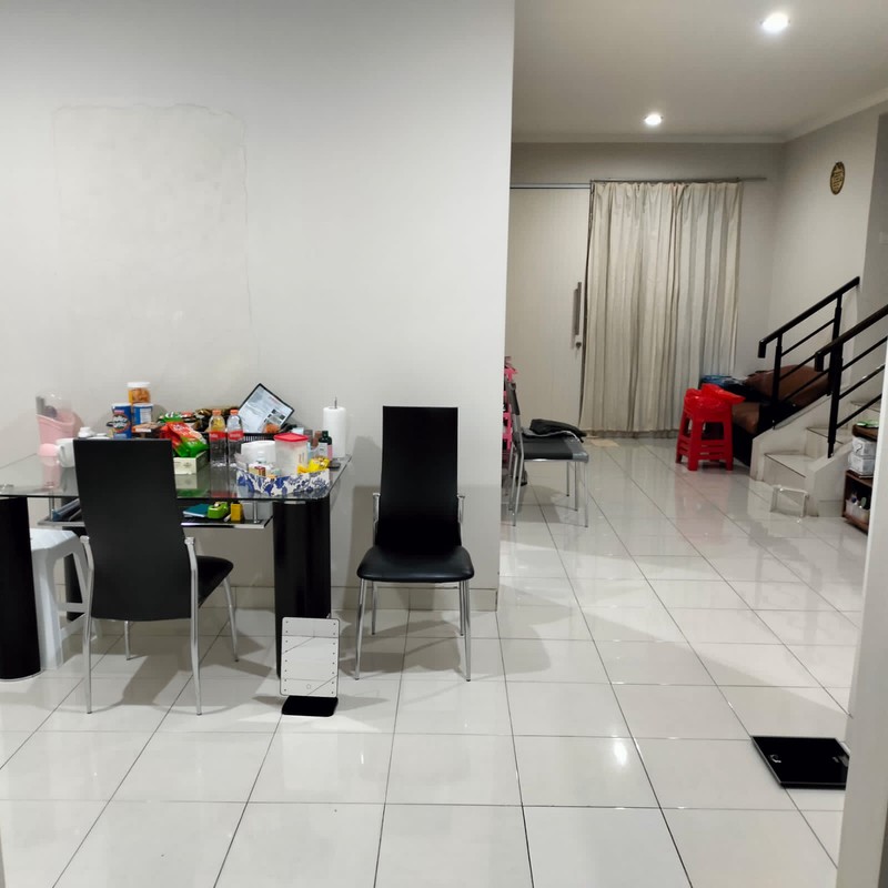 Dijual Rumah Siap Huni Di Cluster Azalea , Gading Serpong