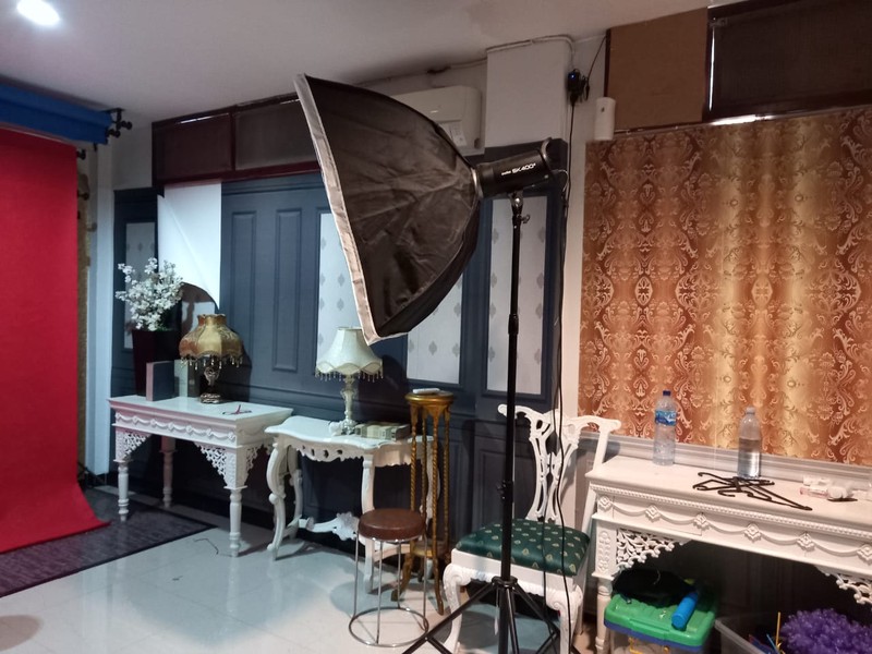 BANGUNAN 3lantai di AREA KOMERSIL,BISA UNTUK USAHA DI MENTENG