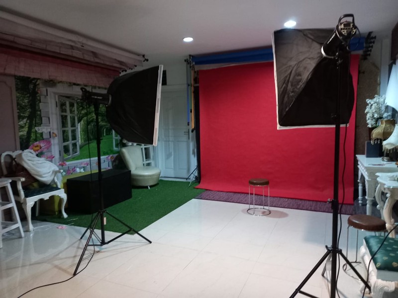 BANGUNAN 3lantai di AREA KOMERSIL,BISA UNTUK USAHA DI MENTENG