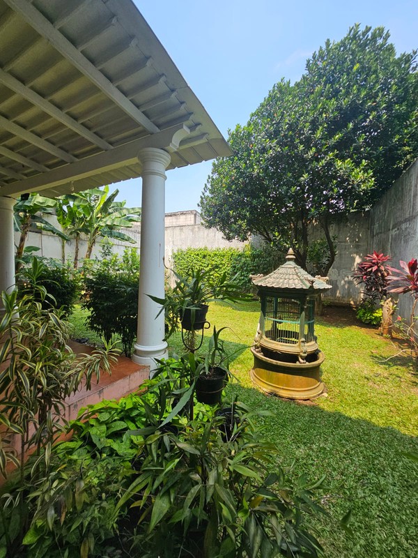 Rumah MEWAH KT 4+1 KM 4+1 Siap Huni dengan Halaman Luas dan Strategis @Griya Torina, Pondok Ranji