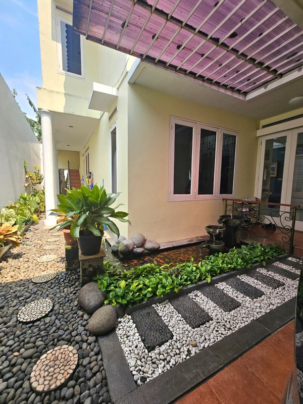 Rumah MEWAH KT 4+1 KM 4+1 Siap Huni dengan Halaman Luas dan Strategis @Griya Torina, Pondok Ranji