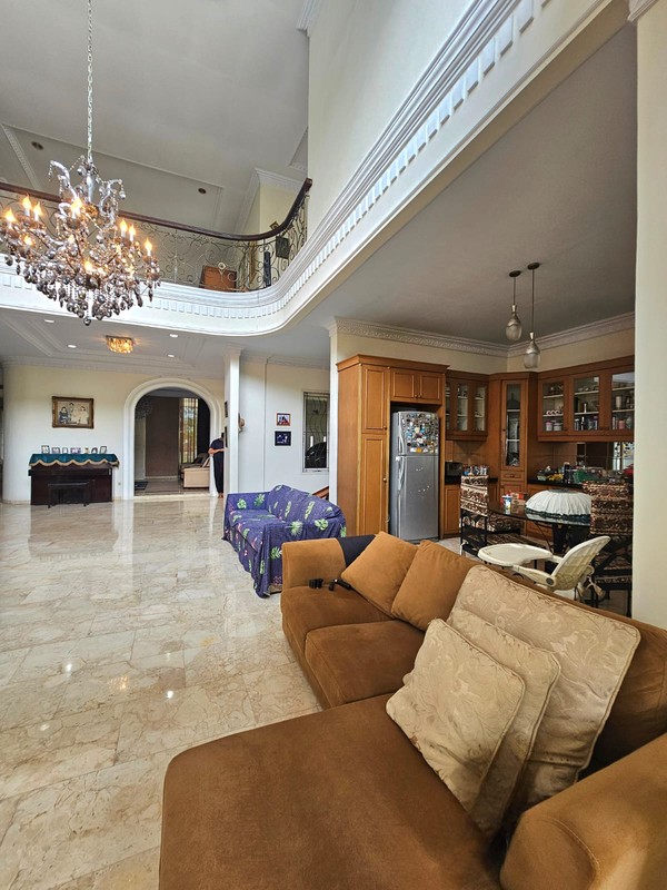 Rumah MEWAH KT 4+1 KM 4+1 Siap Huni dengan Halaman Luas dan Strategis @Griya Torina, Pondok Ranji