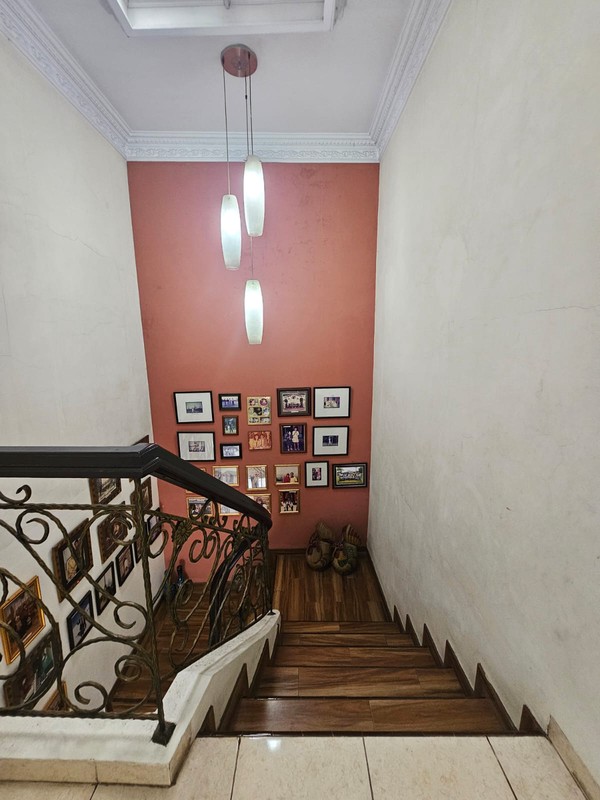 Rumah MEWAH KT 4+1 KM 4+1 Siap Huni dengan Halaman Luas dan Strategis @Griya Torina, Pondok Ranji