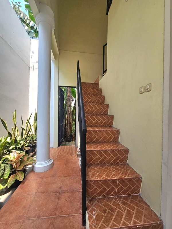 Rumah MEWAH KT 4+1 KM 4+1 Siap Huni dengan Halaman Luas dan Strategis @Griya Torina, Pondok Ranji