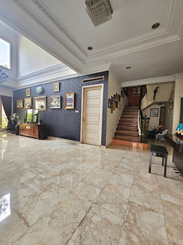 Rumah MEWAH KT 4+1 KM 4+1 Siap Huni dengan Halaman Luas dan Strategis @Griya Torina, Pondok Ranji