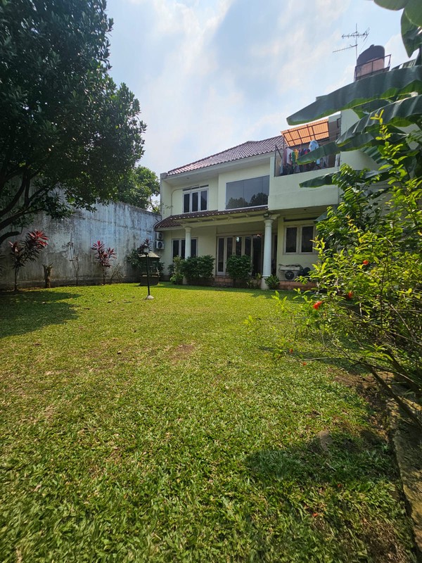 Rumah MEWAH KT 4+1 KM 4+1 Siap Huni dengan Halaman Luas dan Strategis @Griya Torina, Pondok Ranji