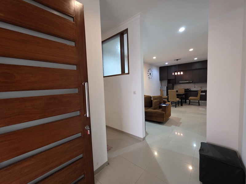 Rumah Bagus Siap Huni Furnished Terawat di Discovery Fiore, Bintaro Jaya Sektor 9, Tangerang Selatan 
