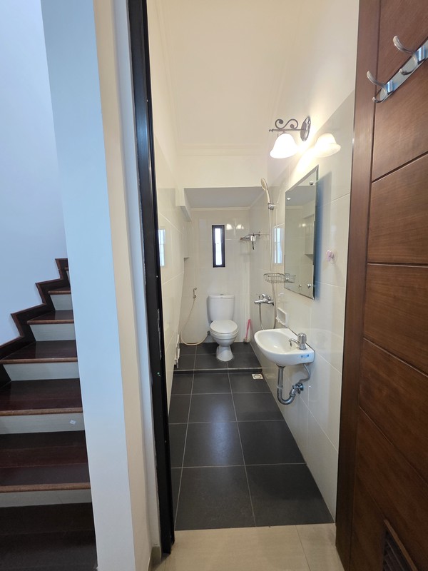 Rumah Bagus Siap Huni Furnished Terawat di Discovery Fiore, Bintaro Jaya Sektor 9, Tangerang Selatan 