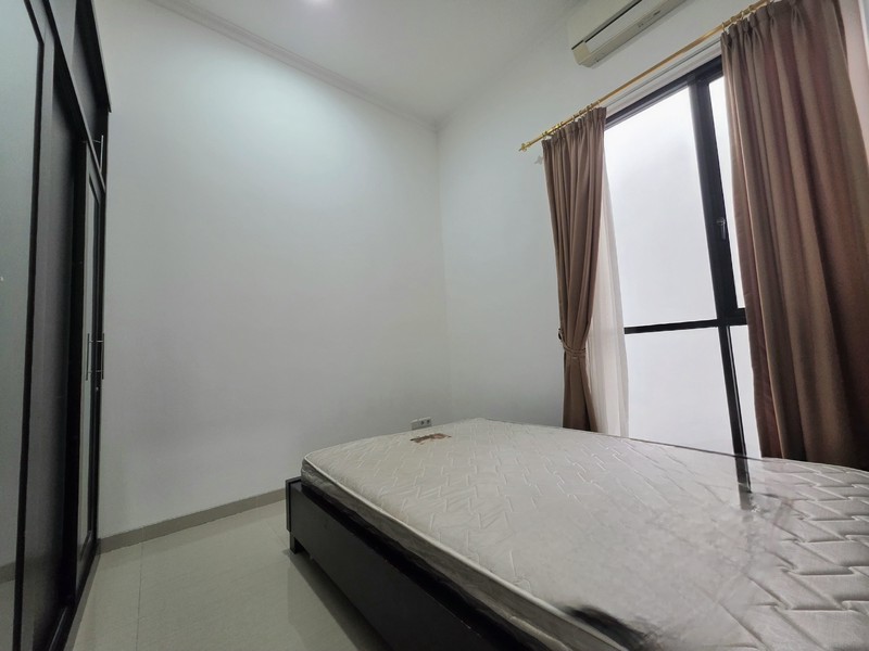 Rumah Bagus Siap Huni Furnished Terawat di Discovery Fiore, Bintaro Jaya Sektor 9, Tangerang Selatan 