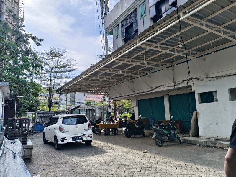 Ruko  Sewa posisi hook  jl.Ahmad Yani ,Bekasi Barat
