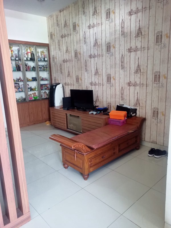 Di jual cepat rumah di cluster Ebony Grand Orchard  di Kelapa Gading Jakarta Utara lokasi nyaman,tenang dan aman
