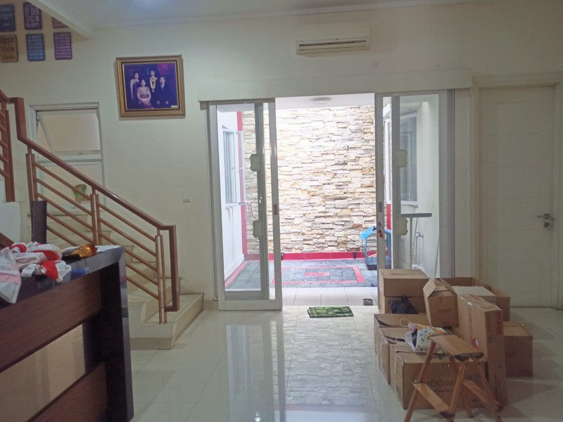 Di jual cepat rumah di cluster Ebony Grand Orchard  di Kelapa Gading Jakarta Utara lokasi nyaman,tenang dan aman