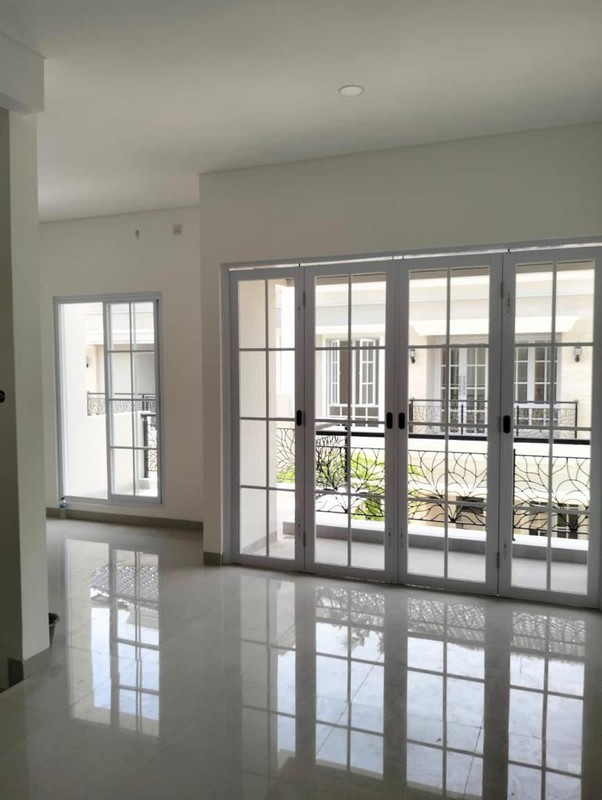 Rumah dalam Townhouse The South Cinere, Gandul.