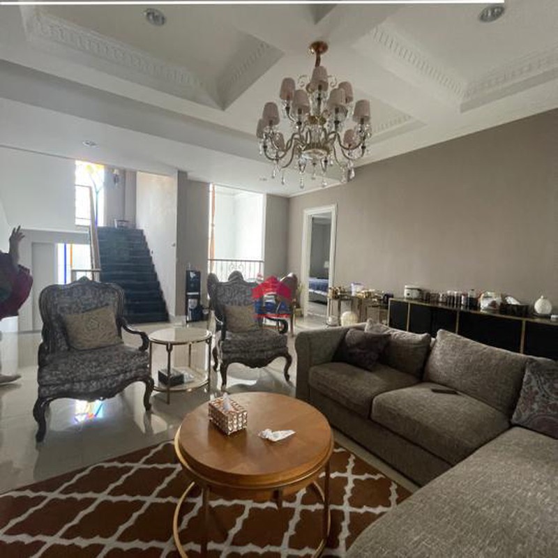 Disewa Rumah Lokasi Strategis di Mega Kuningan