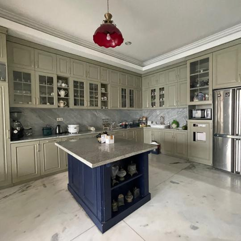 Disewa Rumah Lokasi Strategis di Mega Kuningan