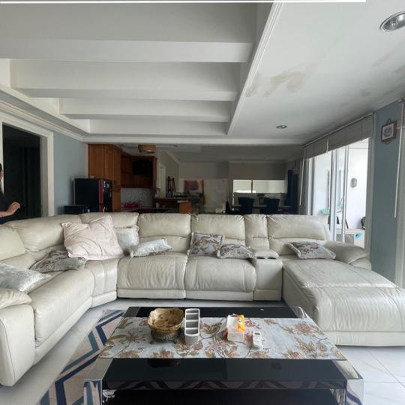 Disewa Rumah Lokasi Strategis di Mega Kuningan