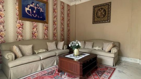 Disewa Rumah Lokasi Strategis di Mega Kuningan