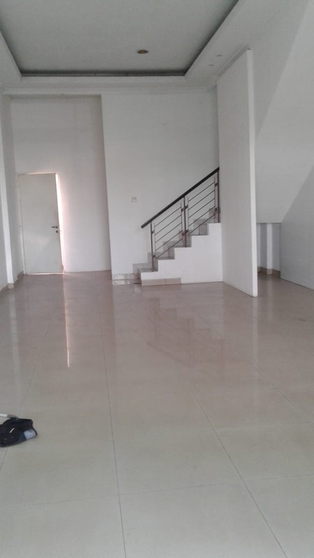 Ruko Hadap Jalan Raya BSD Dekat Tol 