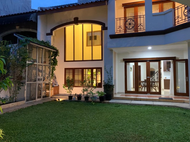 Rumah Super Asri dan Luas Siap Huni di Graha Cinere