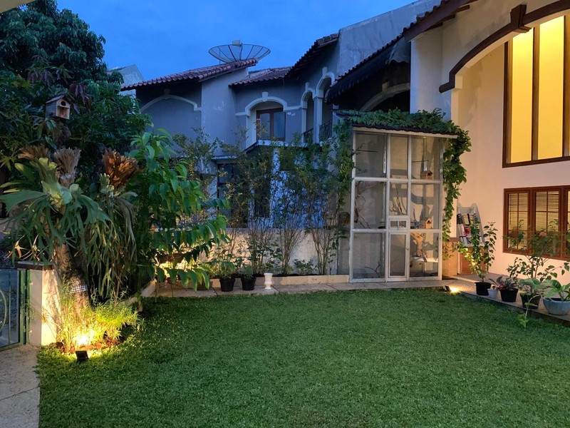 Rumah Super Asri dan Luas Siap Huni di Graha Cinere