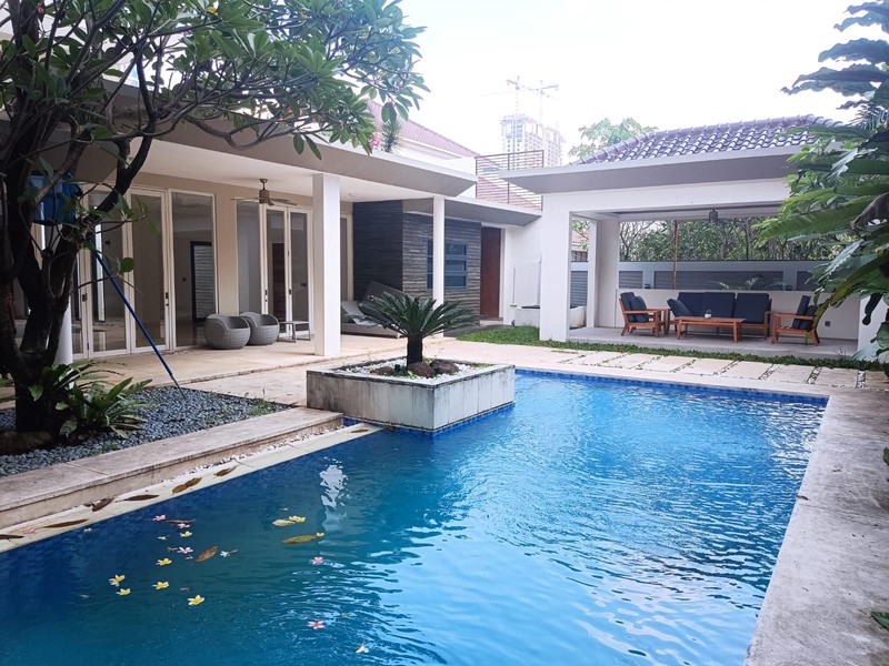 Disewa Rumah Baru di Ampera, Kenanga, Jakarta Selatan