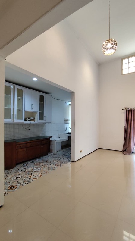 Rumah Baru,dalam ruangan rapih di Bintaro Jaya Sektot 9